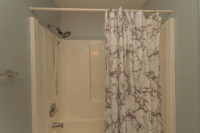 Building Photo - A Smart Home with Room to Roam conveniently located near Doctor's Hospital!