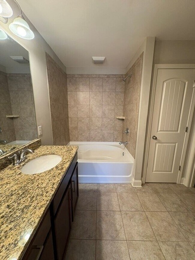 Building Photo - NOW AVAILABLE IN BRIDGEMILL - TOWNHOME