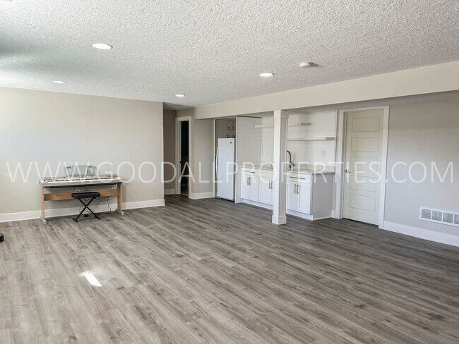 Building Photo - Modern 4 bedroom ranch in Waukee on a corner lot!