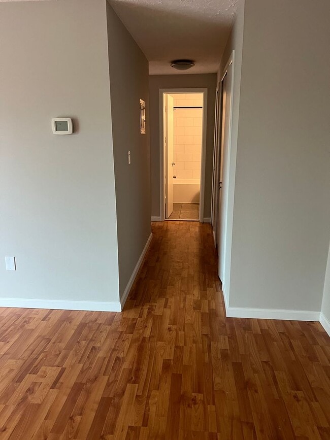 Building Photo - 2 Bedroom Condo in Chagrin Falls