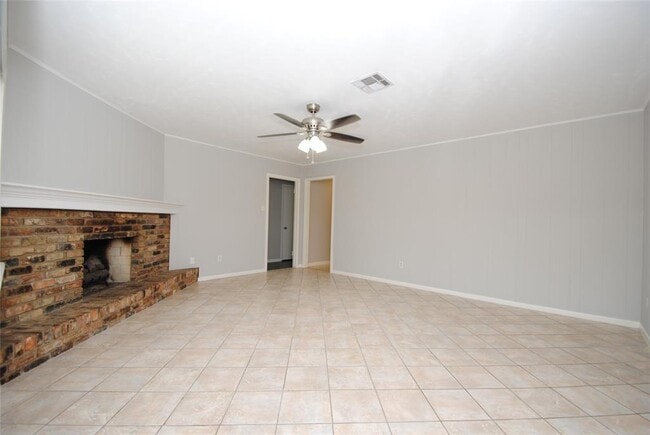 Building Photo - 10038 Briarwild Ln
