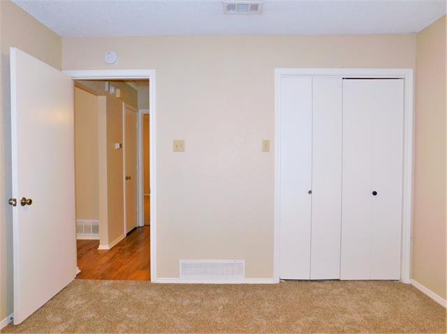 Building Photo - 2212 Bolivar St