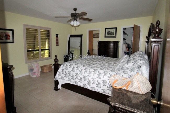 Building Photo - 8233 Cypress Lake Dr