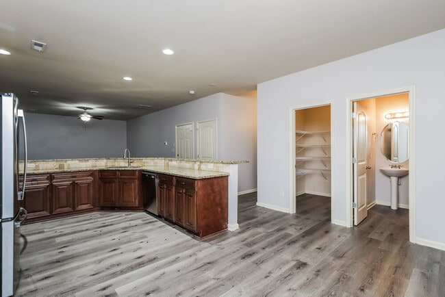 Building Photo - 3219 Puritan Way