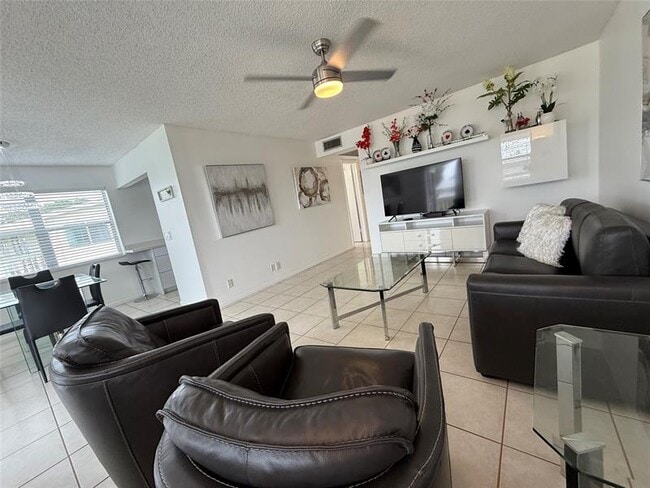 Building Photo - 144 Farnham F