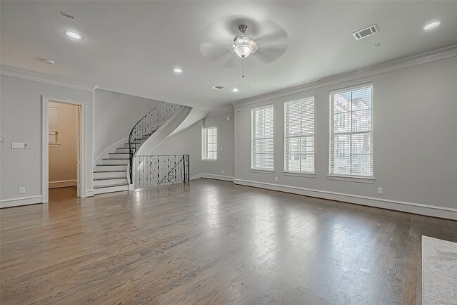 Building Photo - 5226 Kiam St