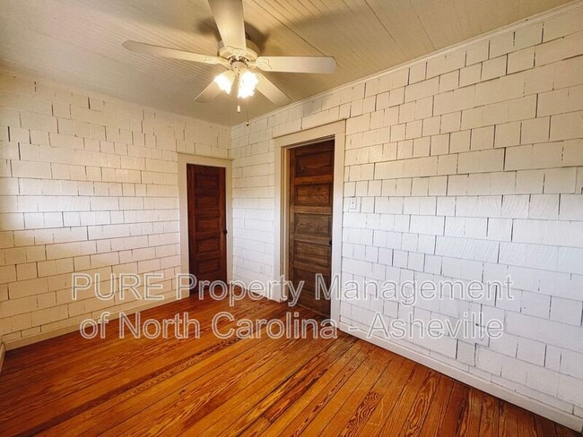 Building Photo - 114 Hillside St