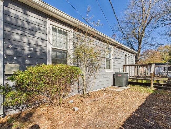 Building Photo - 604 W Vine St