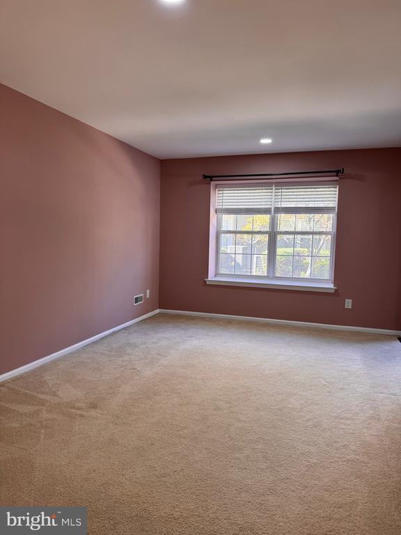 Building Photo - 5408 Essex Ln