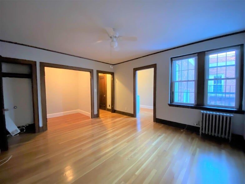 Building Photo - 119 College Ave