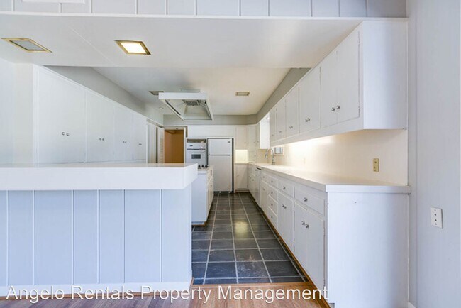 Building Photo - 3 br, 2 bath House - 2312 W. Ave K