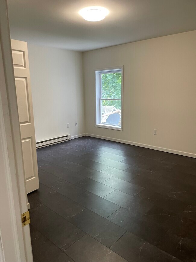 Building Photo - 120 Chambers Aly