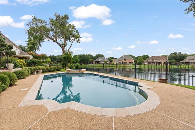 Building Photo - 905 Brazos Dr