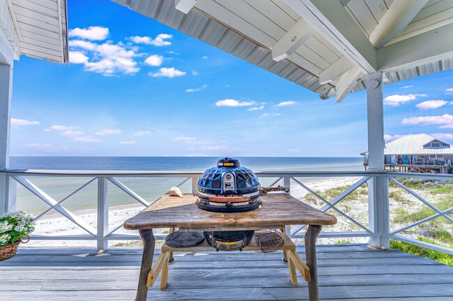 Building Photo - 850 Gulf Shore Dr