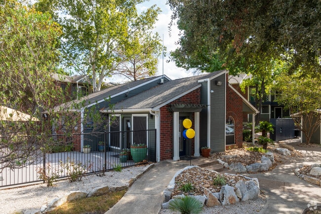 Leasing Office - Patten East