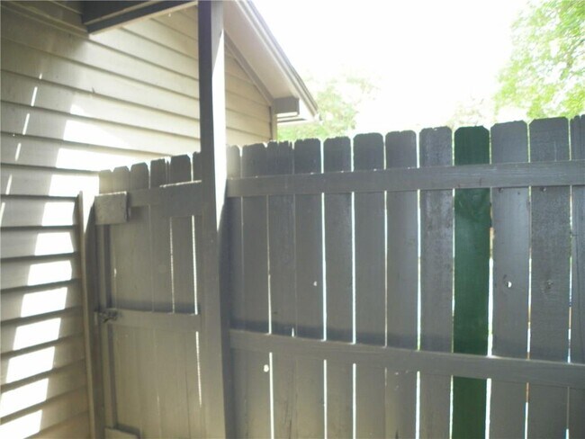 Building Photo - 8800 Schick Rd