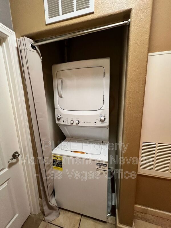 Building Photo - 3545 Cactus Shadow St