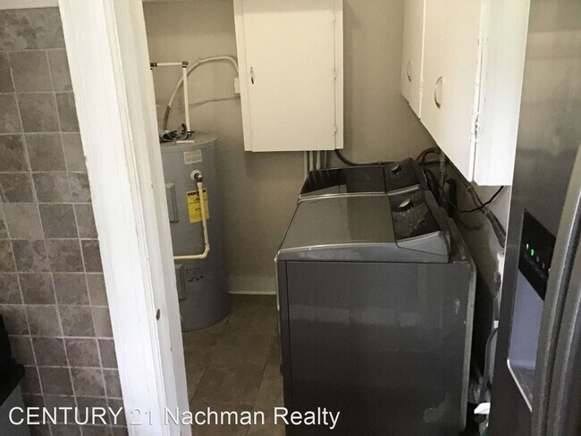 Building Photo - 4 br, 2 bath House - 1360 Fishermans Road