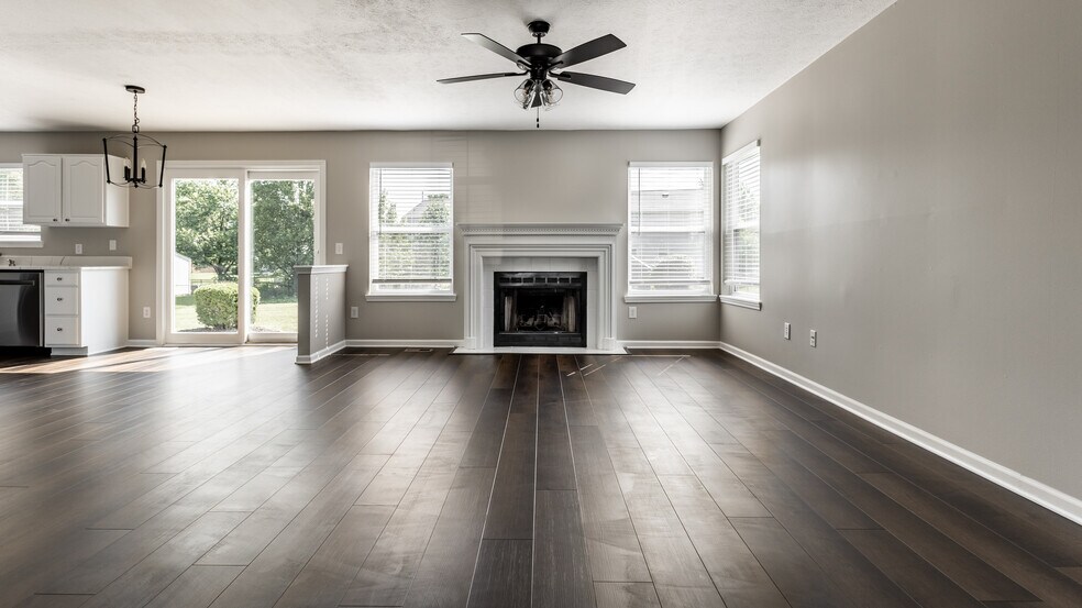 Building Photo - 13927 Harrison Pky