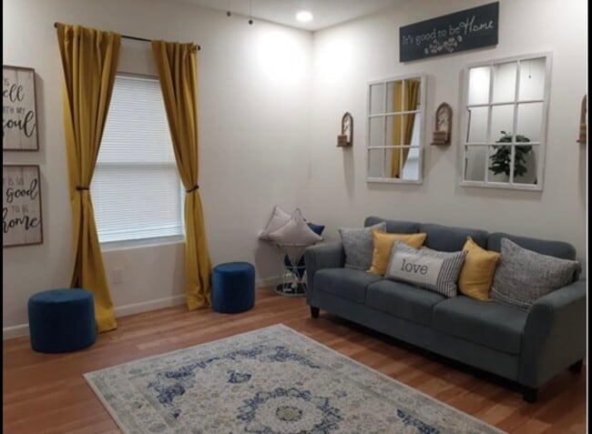 Building Photo - College Park Apartments