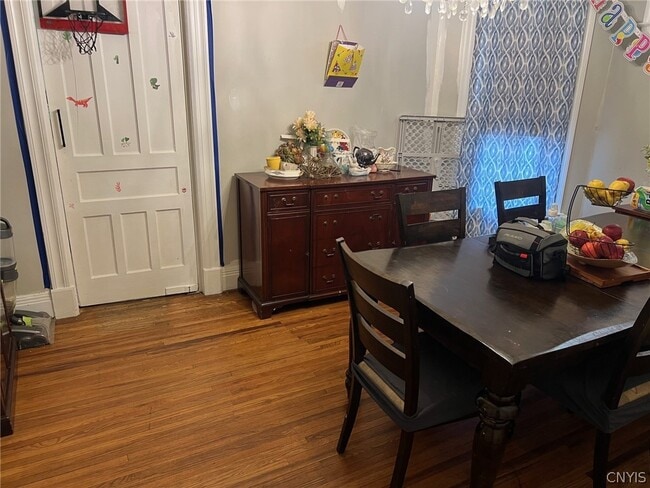 Building Photo - 110 Clinton Pl