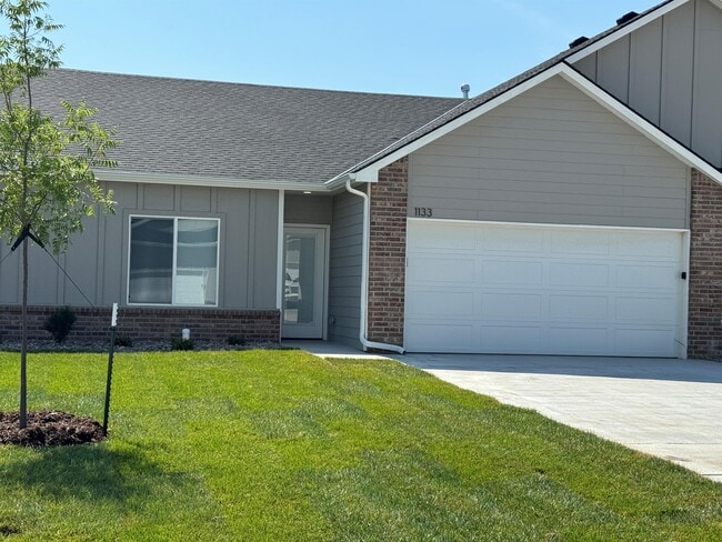 Primary Photo - 1133 N Joye St