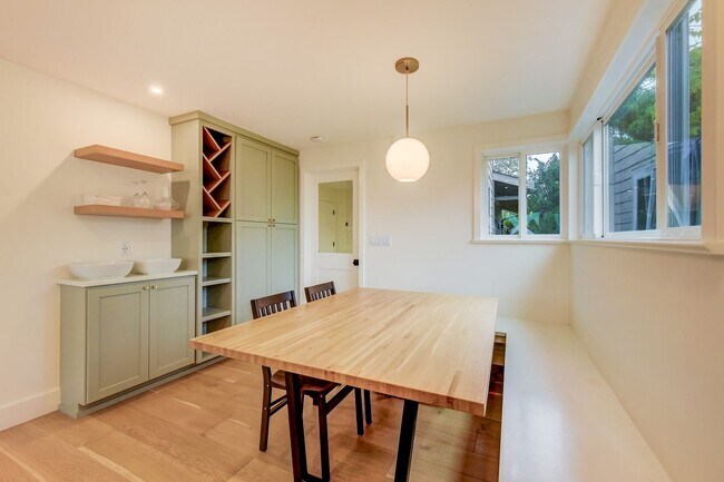 Building Photo - Space to Live, Host, and Breathe, All With a View of the Sound