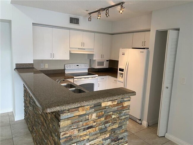 Building Photo - 2081 Renaissance Blvd