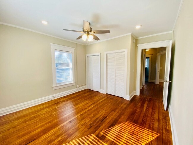 Building Photo - 688 Linwood Ave NE