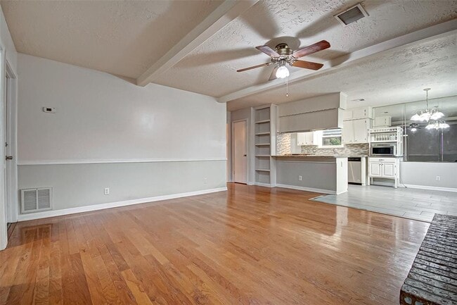 Building Photo - 9623 Philmont Dr