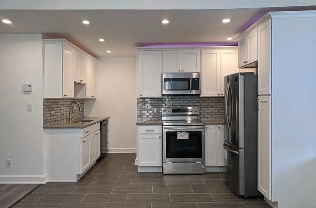 Building Photo - 140 Chestnut St