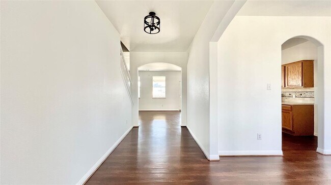 Primary Photo - 1102 Middle Brook Dr