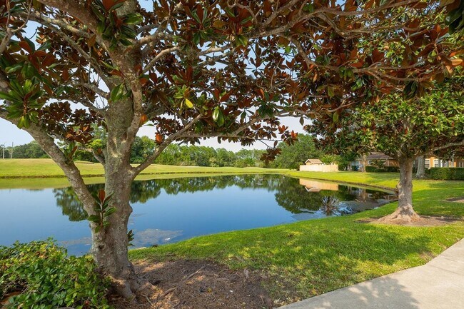 Building Photo - 550 Florida Club Blvd