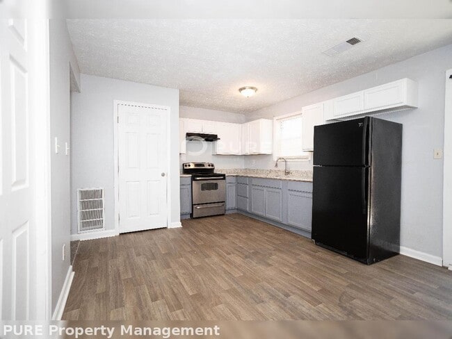 Building Photo - 6528 Buffington Rd