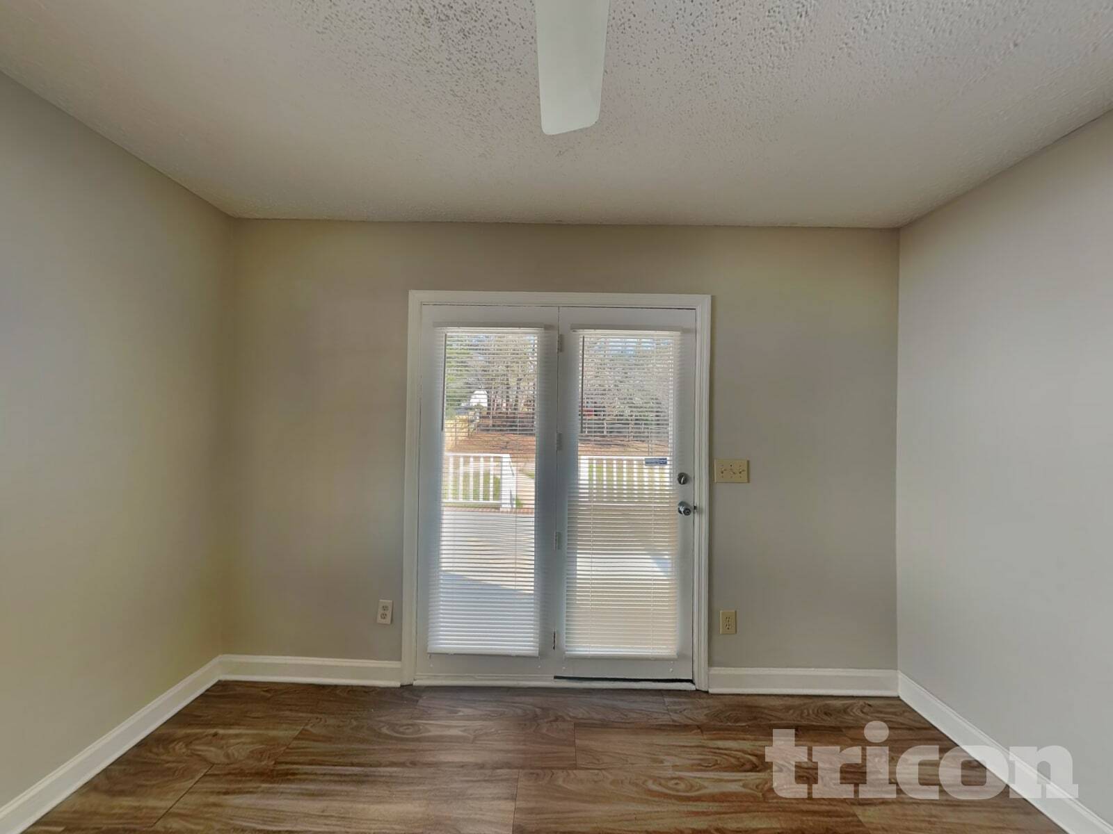 Building Photo - 812 N Royal Tower Dr