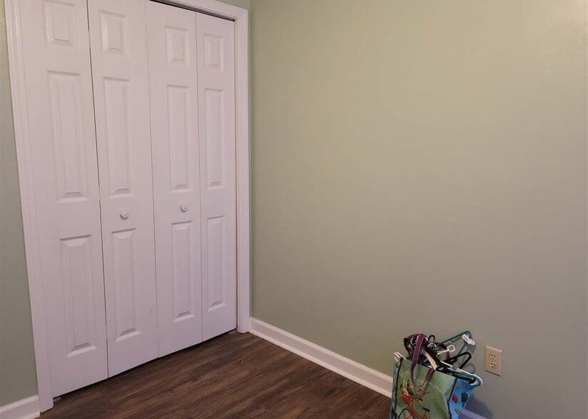 Building Photo - 4464 Westover Dr