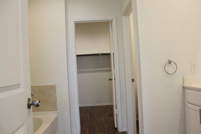 Building Photo - 22619 Theodoli Dr