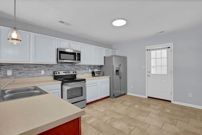 Building Photo - 1402 Old Folkstone Rd., Unit 2