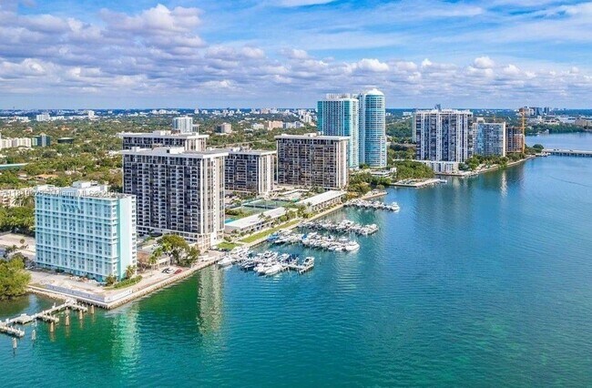 Primary Photo - 1901 Brickell Ave