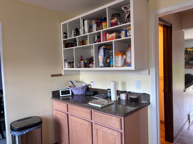 Building Photo - 2433 E Fremont Ct
