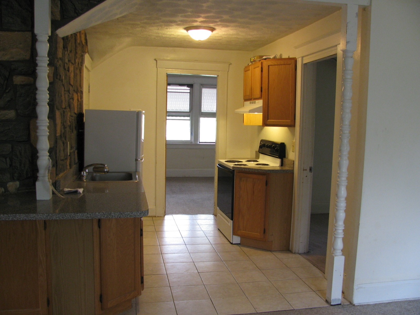 Kitchen to BR 1 - 2534 Valley View Ct