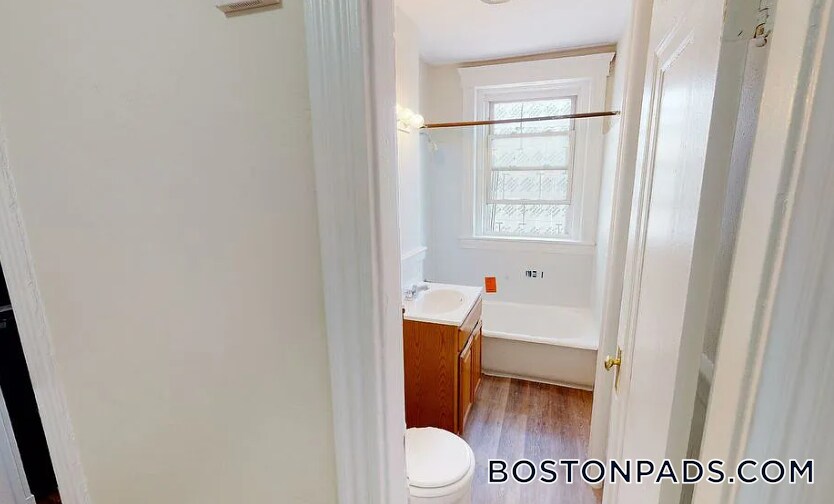 Building Photo - 1191 Boylston St