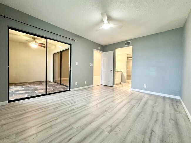 Building Photo - 2800 Palmwood Terrace