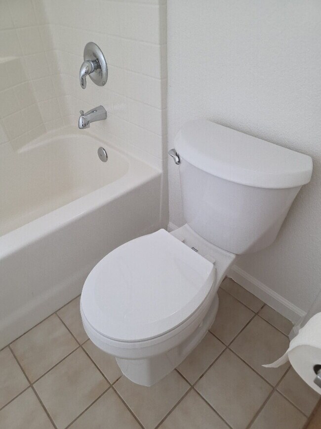 Building Photo - Beautiful house for rent in Folsom 4 bd 3 bath 1920 sq feet