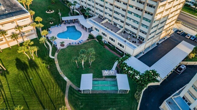 Building Photo - 100 Bluff View Dr