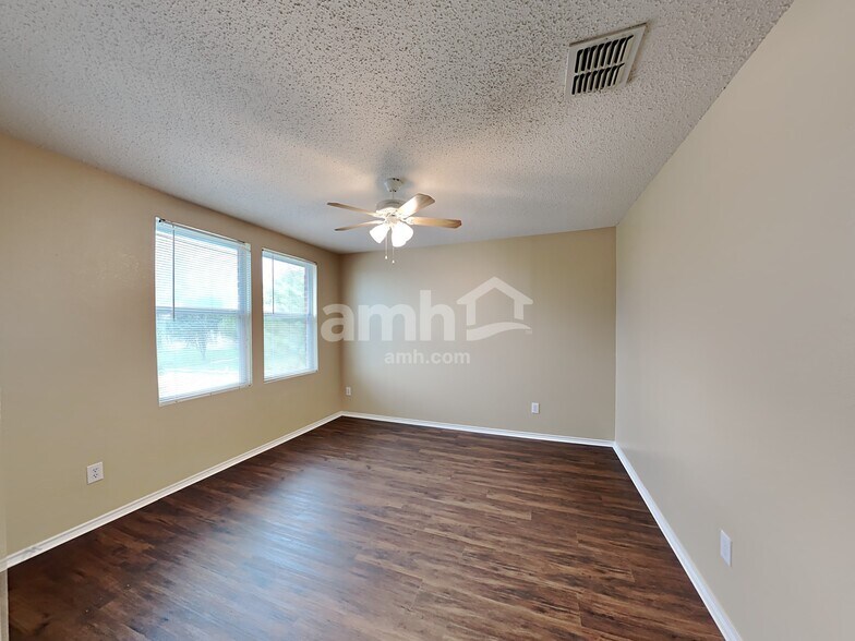 Building Photo - 3124 Prairie Aster Dr