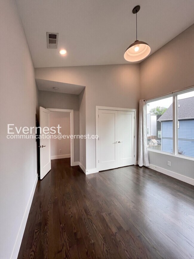 Building Photo - 915 Delmas Ave