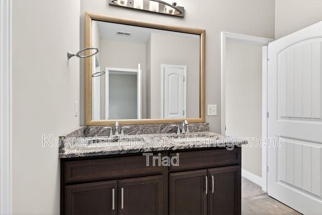 Building Photo - 4604 Skyview Trail