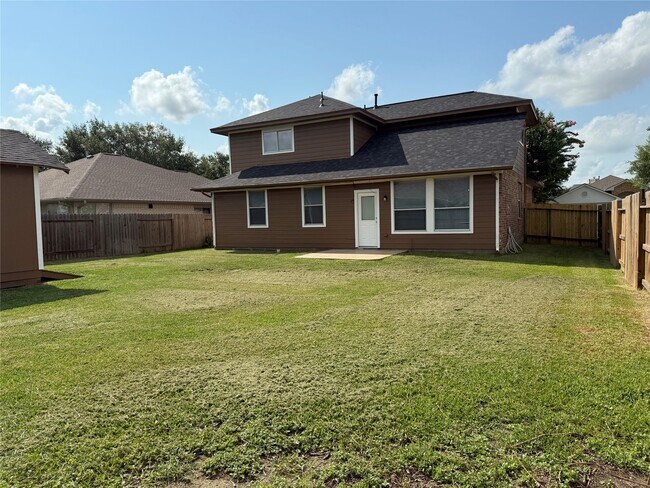 Building Photo - 909 Christopher Ln