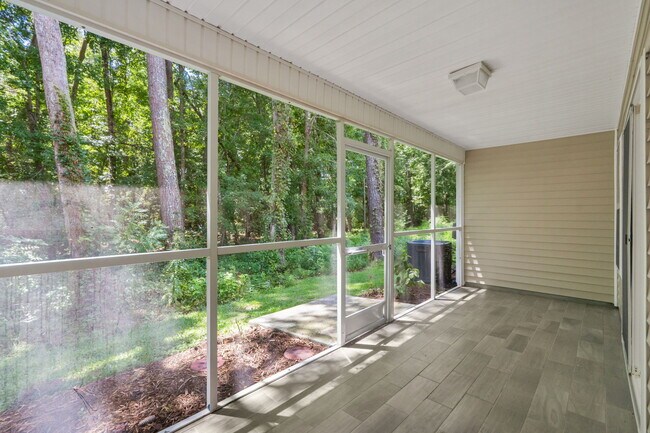 Building Photo - 1096 Harvester Cir